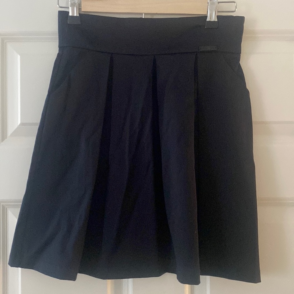 Bonelli Fashion Lux Mini Pleated Skirt w/ Pockets Size S Navy Blue Satin Look